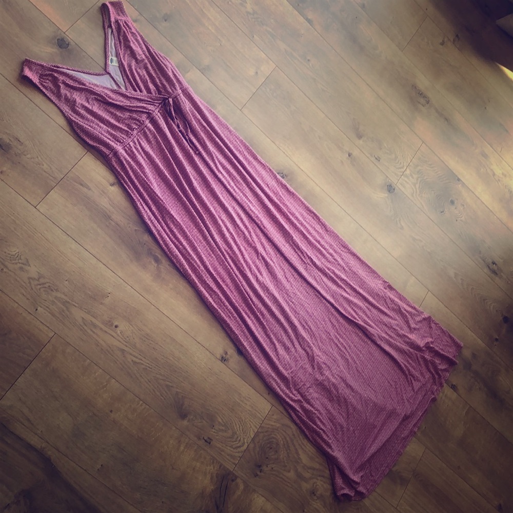 Long flowy Maroon maternity dress